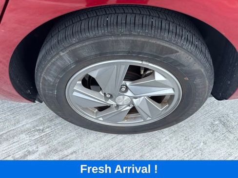 Used 2024 Hyundai Elantra SE FWD image 17
