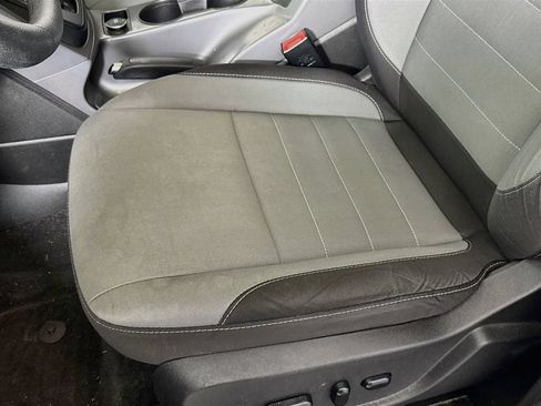 Used 2016 Ford Escape SE w/ Equipment Group 201A AWD/4WD image 18