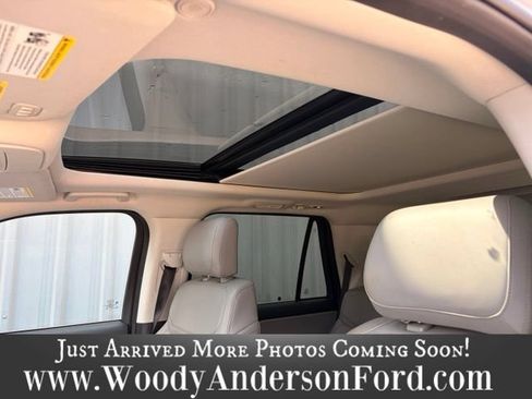 Used 2025 Ford Expedition Active AWD/4WD image 12