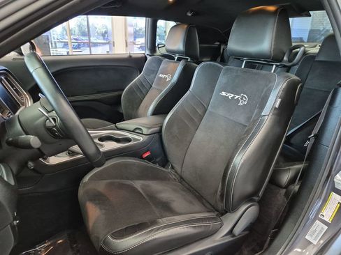 Used 2017 Dodge Challenger SRT Hellcat RWD image 13