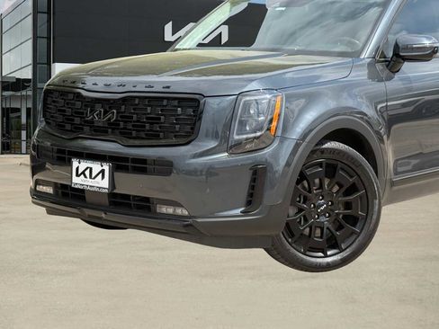 Used 2022 Kia Telluride SX w/ SX Prestige Package image 2