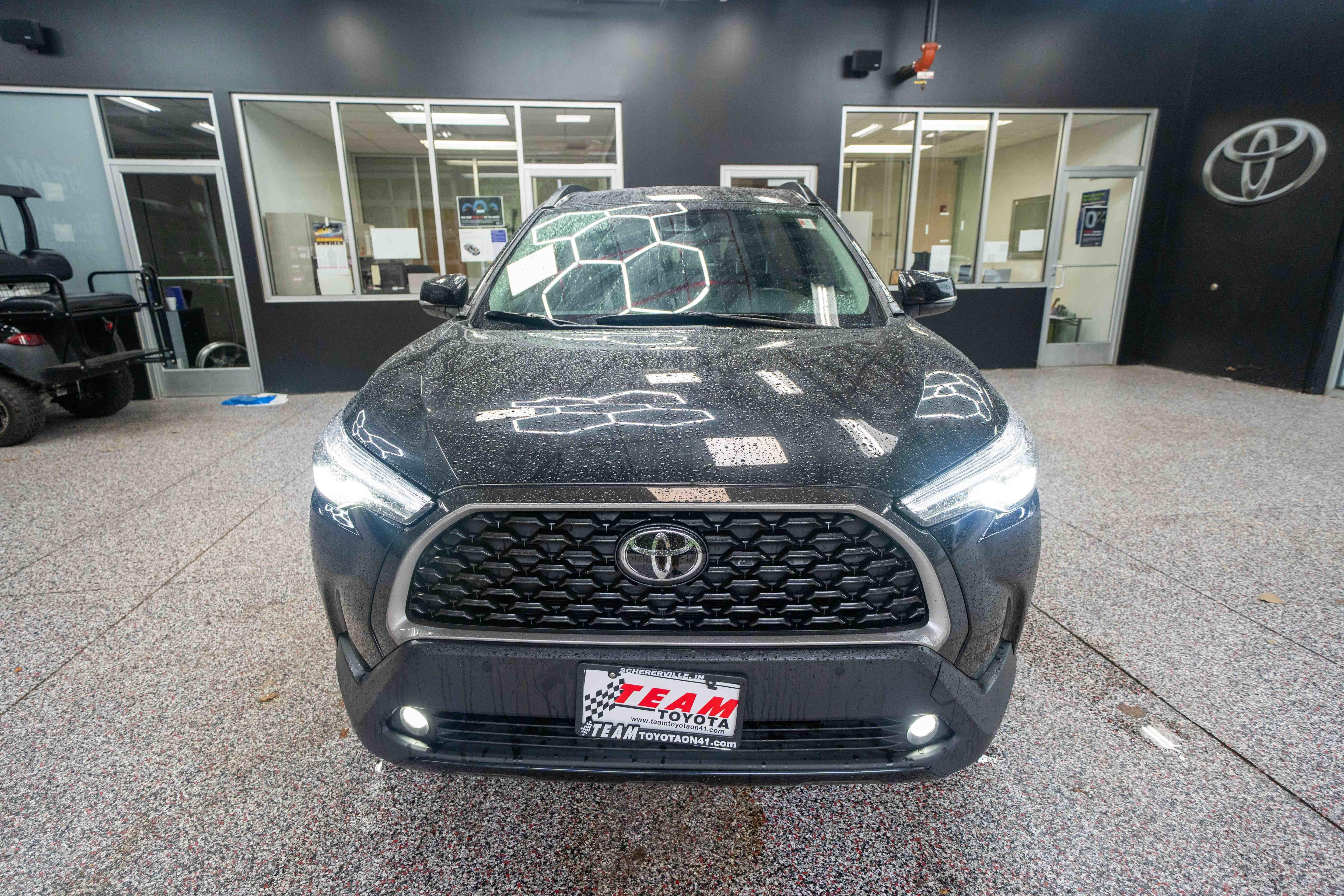 Used 2025 Toyota Corolla Cross XLE AWD/4WD image 6