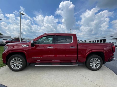 Used 2022 GMC Sierra 1500 Denali w/ Technology Package AWD/4WD image 4