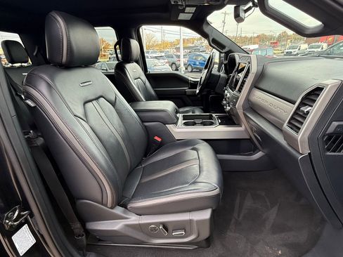 Used 2022 Ford F350 Platinum image 17