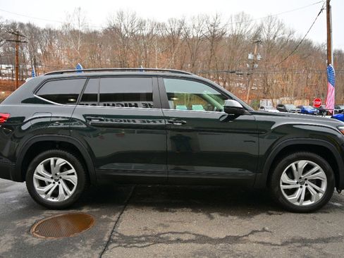 Used 2021 Volkswagen Atlas SE w/ Towing Package image 6