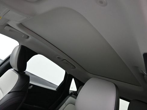 New 2025 Ford Escape SE image 30