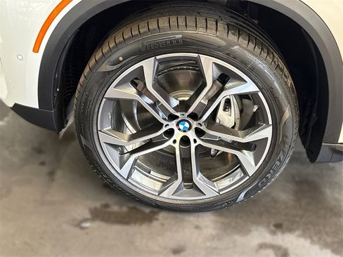 New 2026 BMW X5 sDrive40i image 15