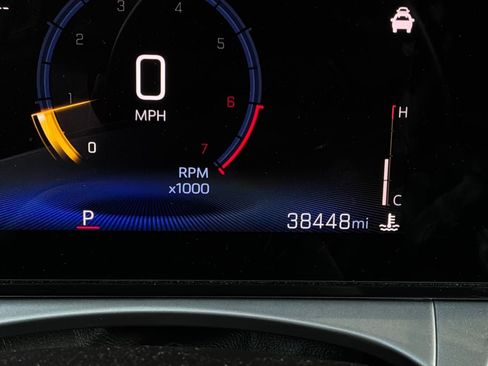 Used 2025 Chevrolet Trax LT w/ LT Convenience Package FWD image 38