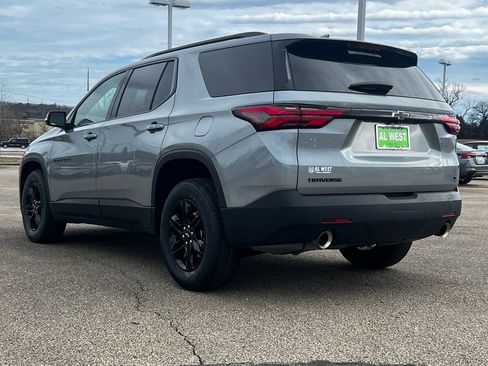 Used 2023 Chevrolet Traverse LT image 7