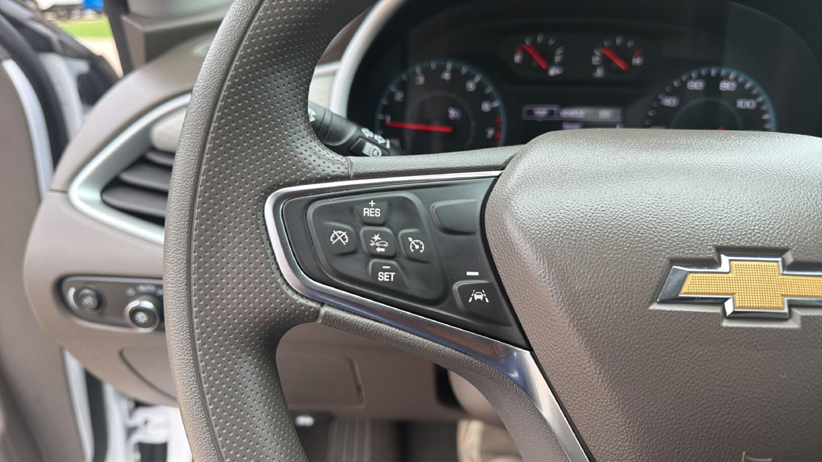 Used 2024 Chevrolet Malibu LT FWD image 18