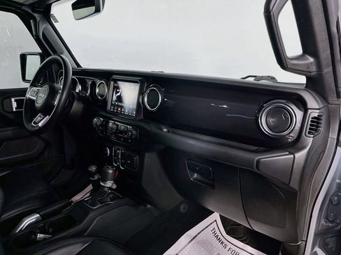 Used 2021 Jeep Wrangler Unlimited Sahara AWD/4WD image 36