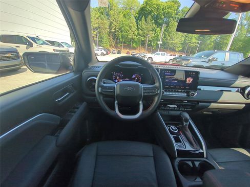 Used 2024 Chevrolet Colorado Z71 w/ Z71 Convenience Package 2 AWD/4WD image 30
