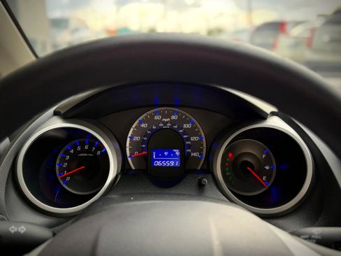 Used 2013 Honda Fit image 10