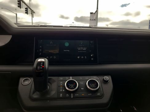 Used 2024 Land Rover Defender 110 X-Dynamic SE image 24