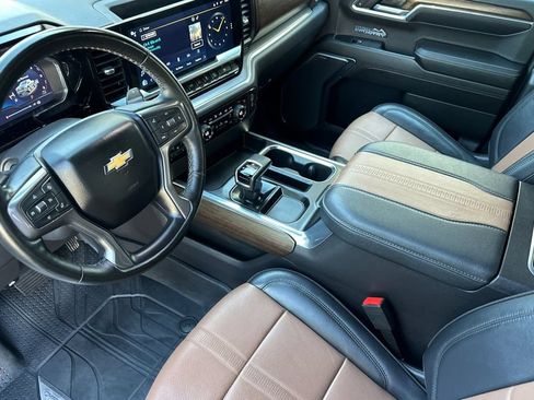 Used 2024 Chevrolet Silverado 1500 High Country w/ Technology Package AWD/4WD image 10