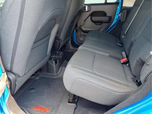 Used 2025 Jeep Wrangler Unlimited Sport AWD/4WD image 17
