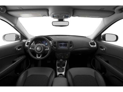 Used 2018 Jeep Compass Latitude w/ Cold Weather Group AWD/4WD image 5