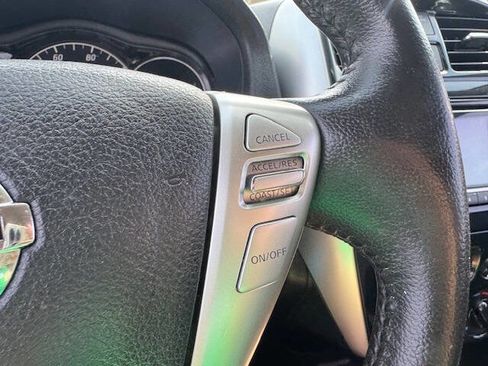 Used 2017 Nissan Versa Note SV FWD image 39