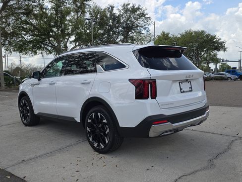 Certified 2025 Kia Sorento EX image 5