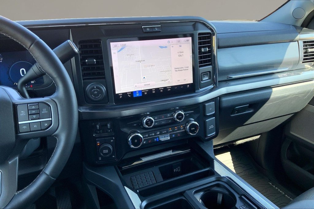 Used 2025 Ford F350 Lariat w/ Lariat Ultimate Package AWD/4WD image 6