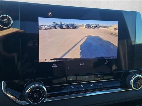 Used 2024 Chevrolet Colorado W/T image 13