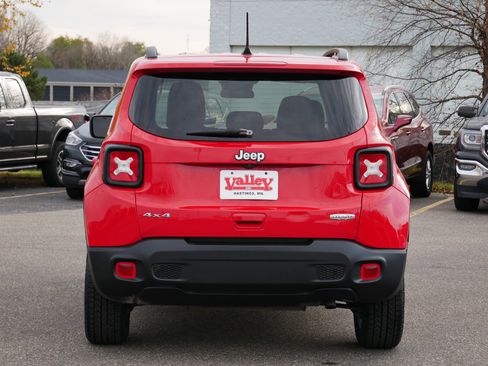 Used 2019 Jeep Renegade Latitude w/ Cold Weather Group image 6