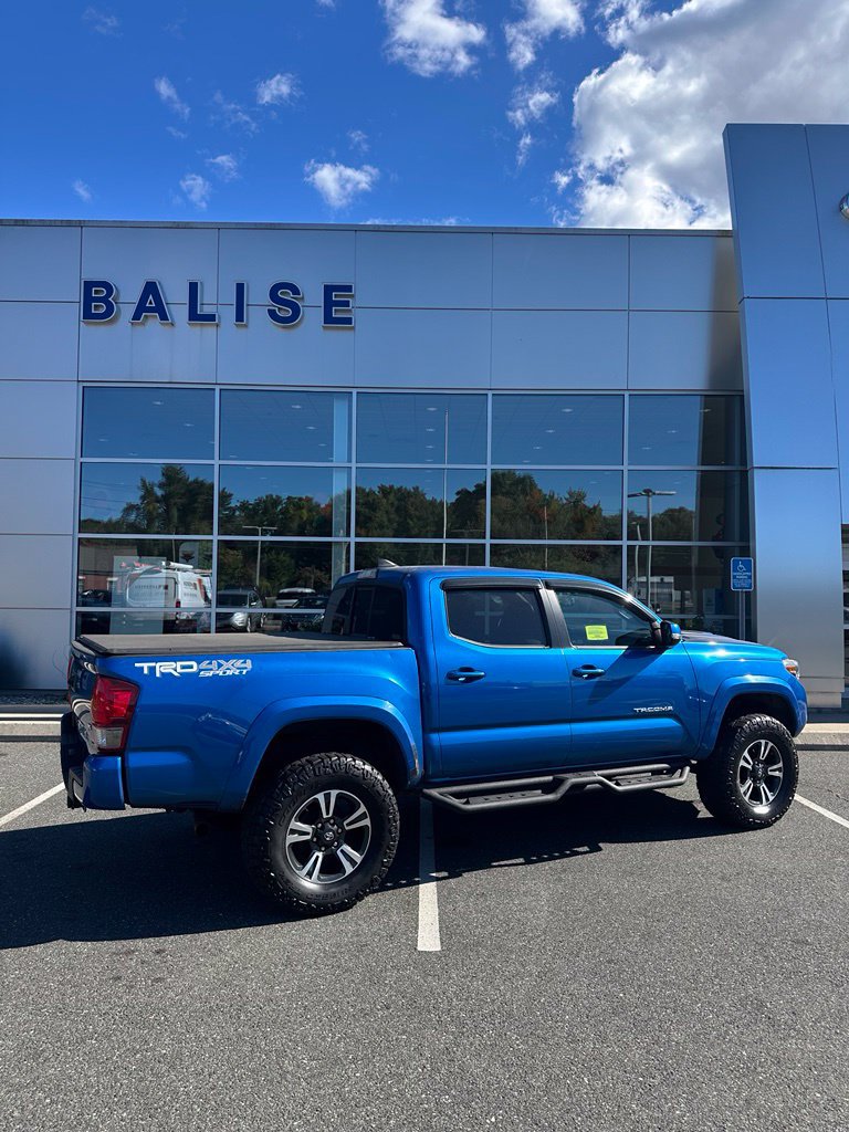 Used 2016 Toyota Tacoma TRD Sport w/ Premium & Technology Package AWD/4WD image 4