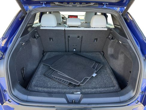 Used 2021 Volkswagen ID.4 Pro S image 17