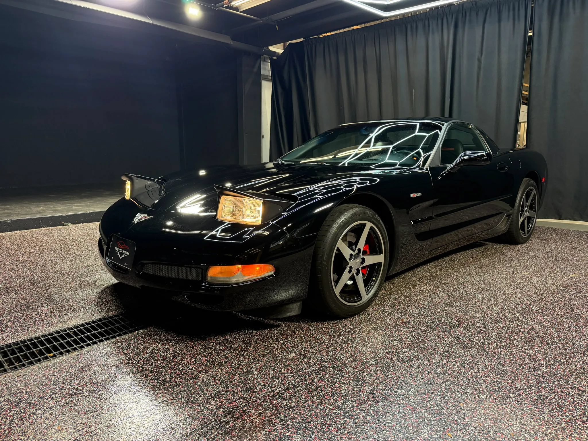 Used 2003 Chevrolet Corvette Z06 w/ Memory Package, 3 Drivers RWD image 2