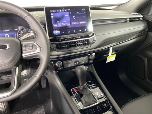 New 2026 Jeep Compass Limited image 25