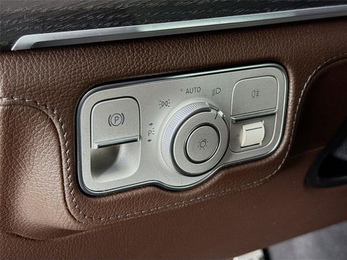 Used 2023 Mercedes-Benz GLS 450 GLS 450 image 11
