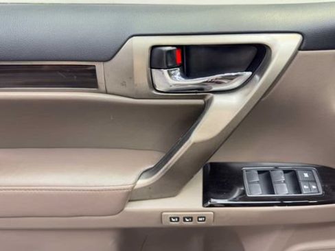 Used 2017 Lexus GX 460 w/ Navigation Package AWD/4WD image 25