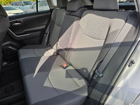 Used 2021 Toyota RAV4 XLE AWD/4WD image 19