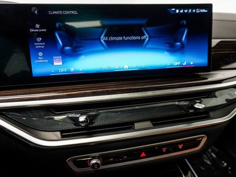 Used 2026 BMW X7 xDrive40i w/ M Sport Package AWD/4WD image 26