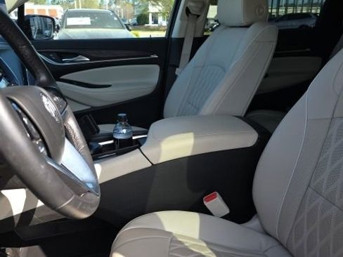 Used 2024 Buick Enclave Avenir image 3