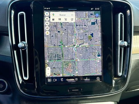 Used 2023 Volvo XC40 B5 Plus image 11