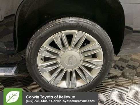 Used 2019 Cadillac Escalade Platinum image 25