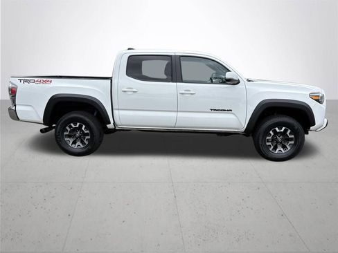Used 2023 Toyota Tacoma TRD Off-Road w/ Black Out Package (TMS) AWD/4WD image 5
