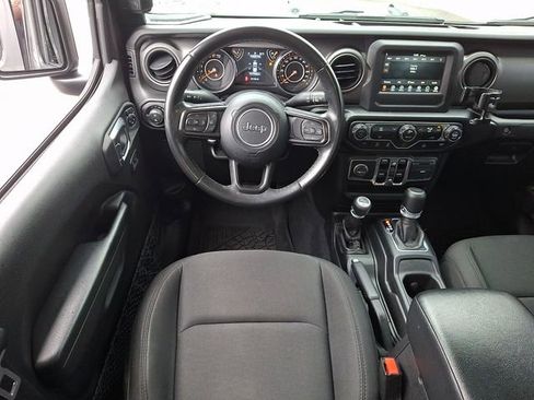 Used 2022 Jeep Gladiator Willys image 11