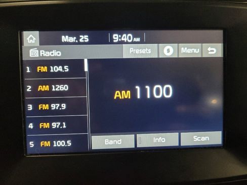 Used 2018 Kia Soul + FWD image 25
