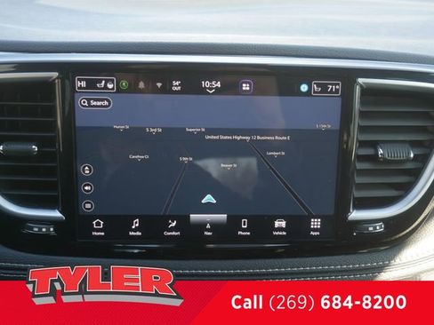 Certified 2025 Chrysler Pacifica Limited image 53