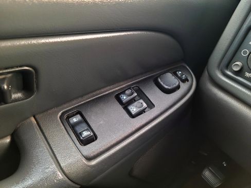 Used 2004 Chevrolet Silverado 1500 4x4 Regular Cab image 12