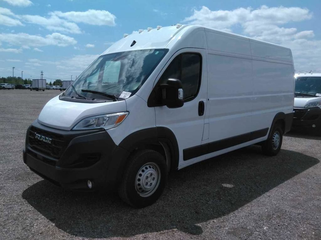Used 2025 RAM ProMaster 2500 w/ Convenience Group FWD image 3