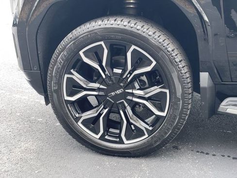 New 2025 GMC Sierra EV Denali image 38