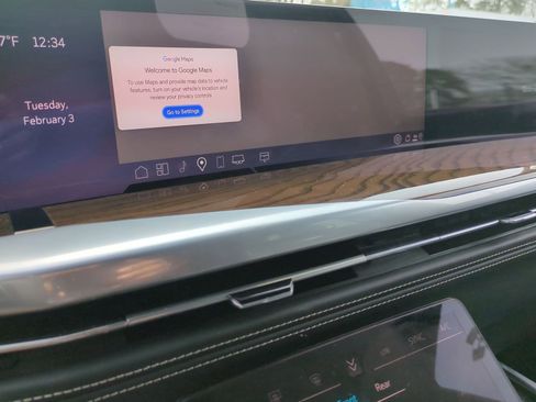 Certified 2025 Cadillac Escalade ESV Sport Platinum AWD/4WD image 14