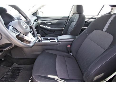 Used 2024 Nissan Sentra SV image 6