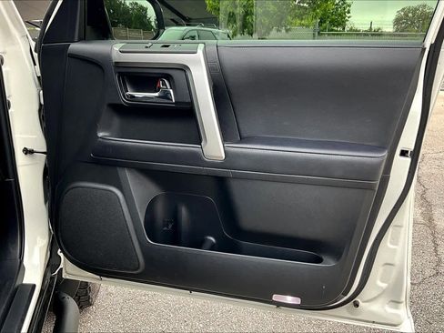 Used 2023 Toyota 4Runner SR5 Premium w/ Moonroof Package RWD image 23