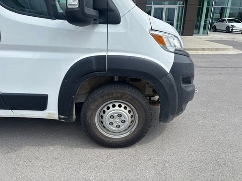 Used 2024 RAM ProMaster 2500 w/ Convenience Group FWD image 4