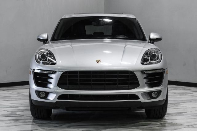 Used 2018 Porsche Macan Sport Edition AWD/4WD image 9