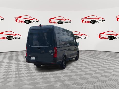Used 2021 Mercedes-Benz Sprinter 2500 image 8